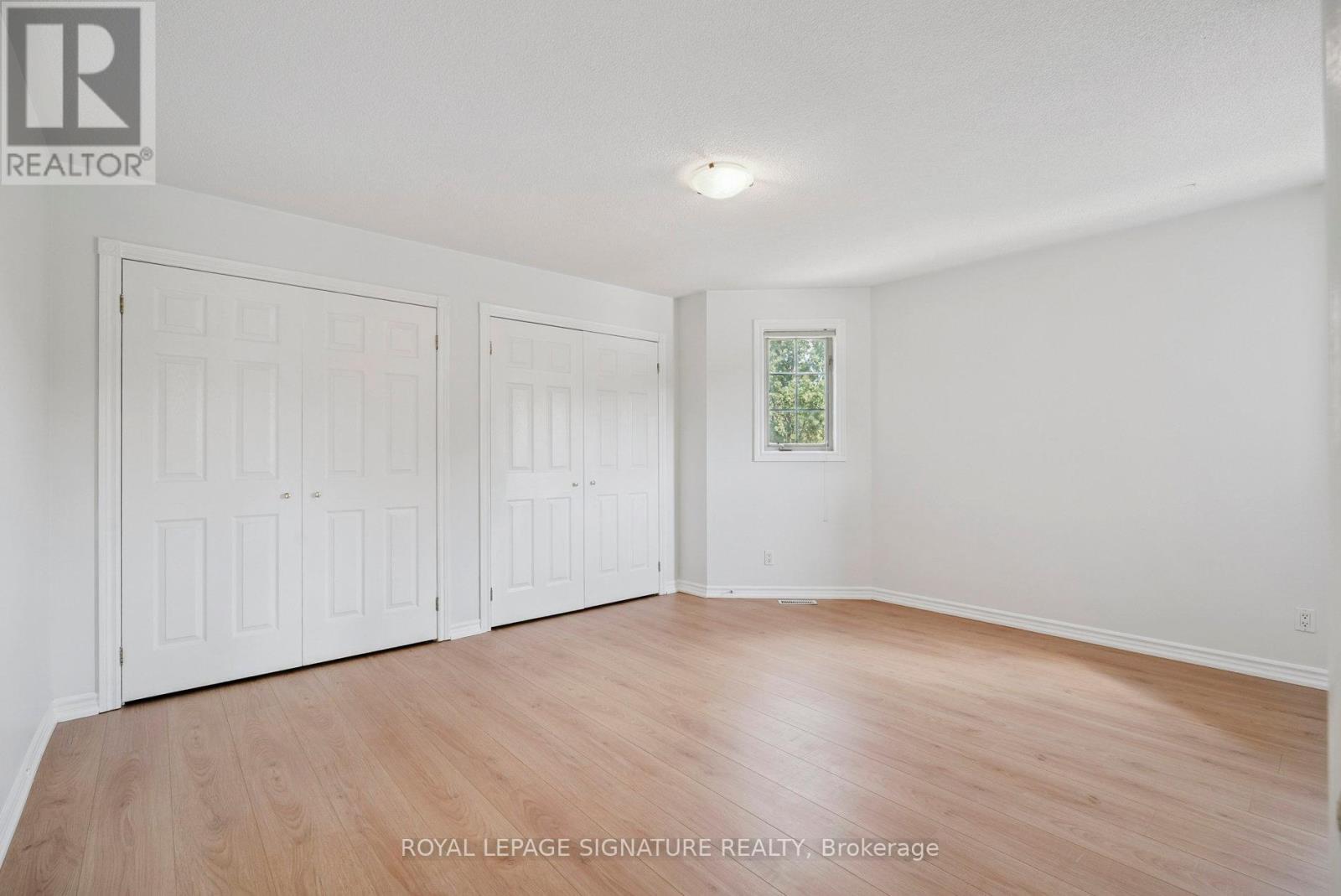 Photo 31 of 12 Mccullough Court, Barrie ON