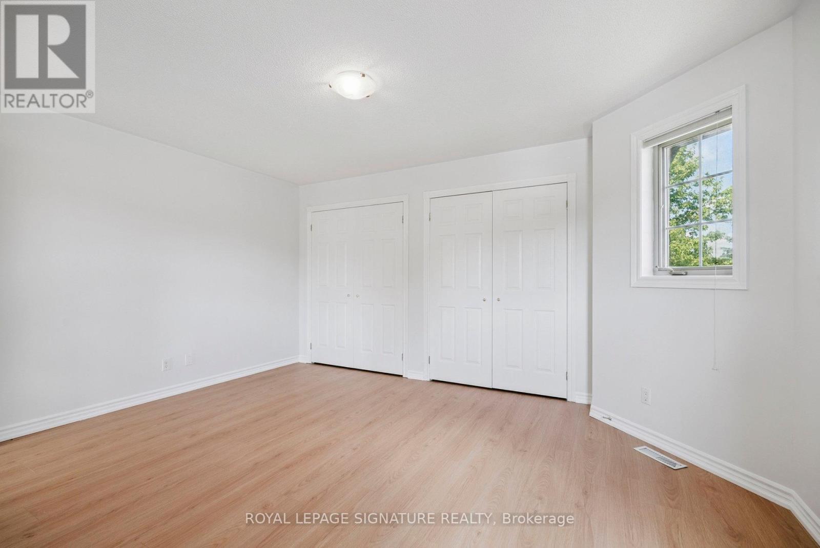 Photo 32 of 12 Mccullough Court, Barrie ON