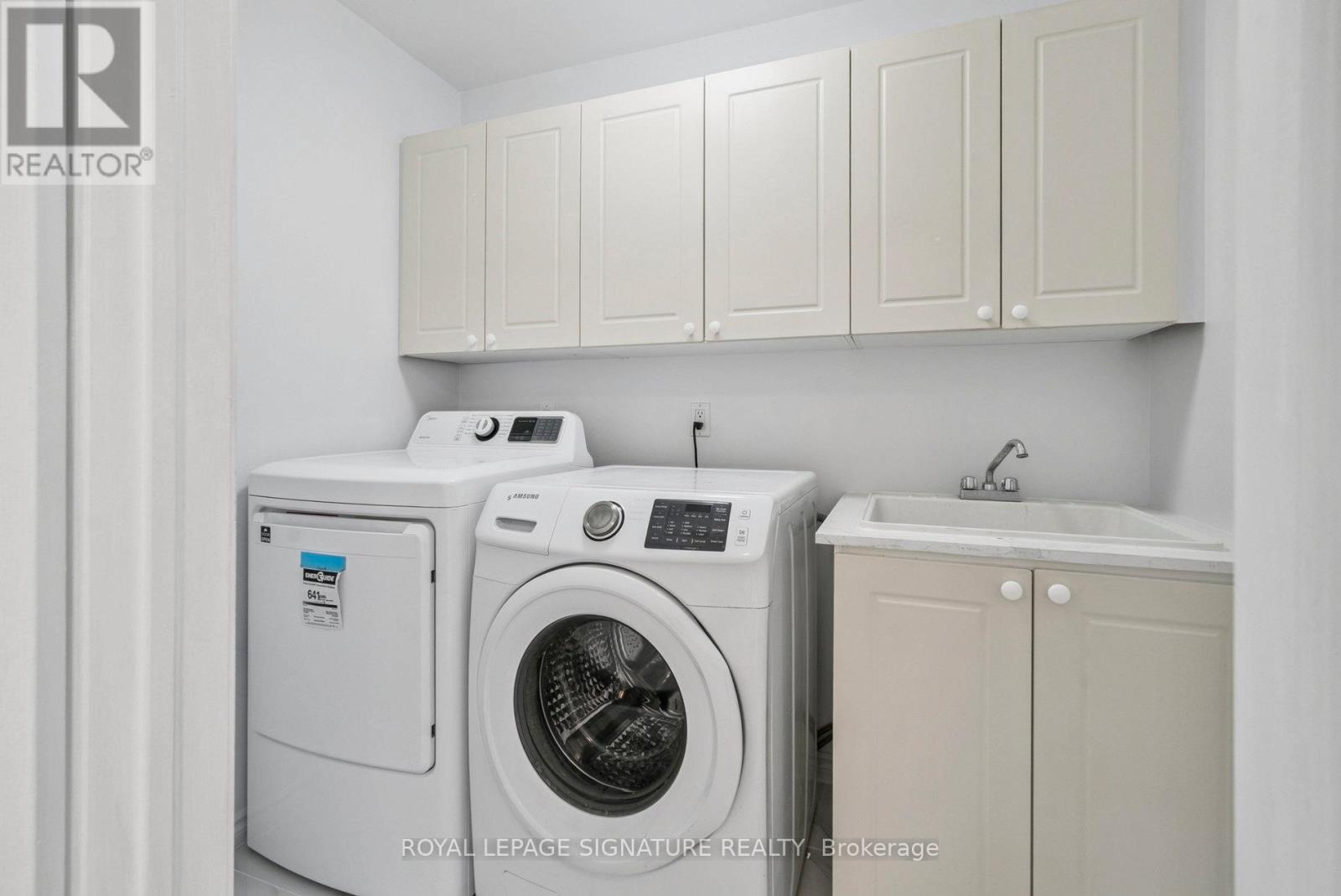 Photo 34 of 12 Mccullough Court, Barrie ON