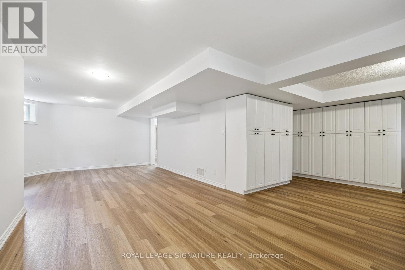 Photo 37 of 12 Mccullough Court, Barrie ON