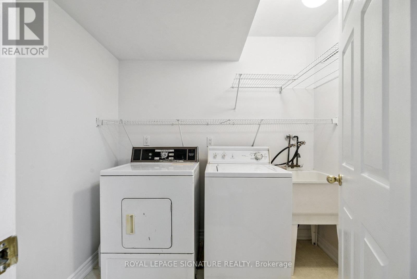 Photo 40 of 12 Mccullough Court, Barrie ON