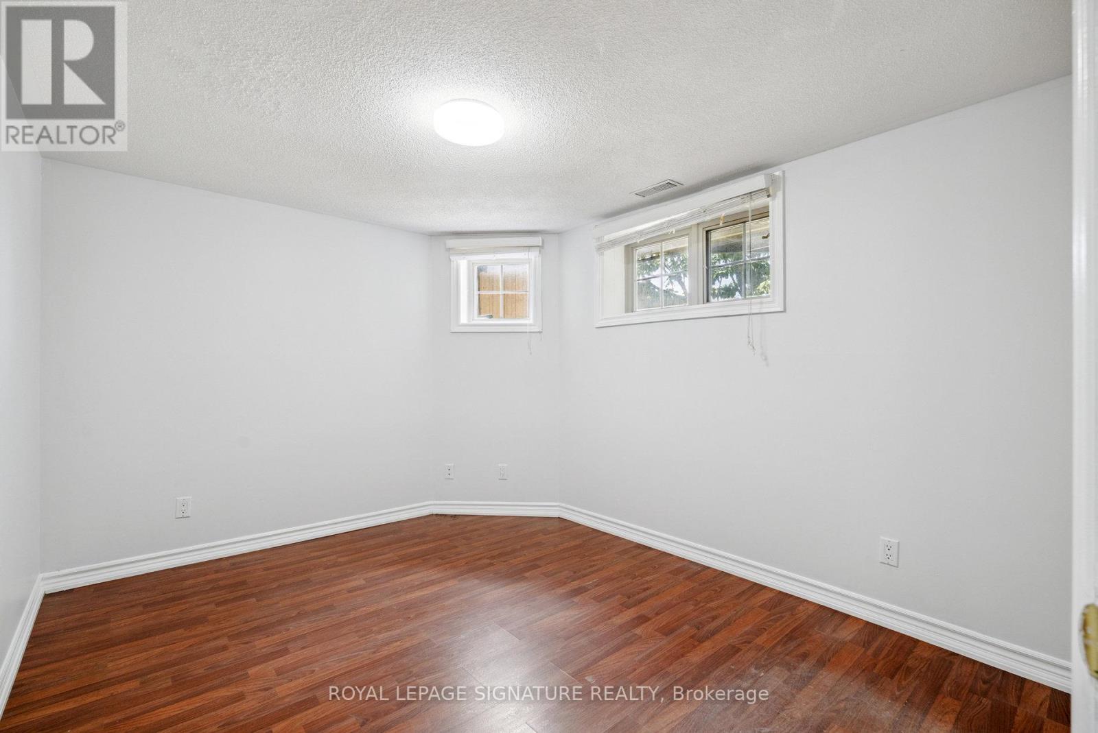 Photo 44 of 12 Mccullough Court, Barrie ON
