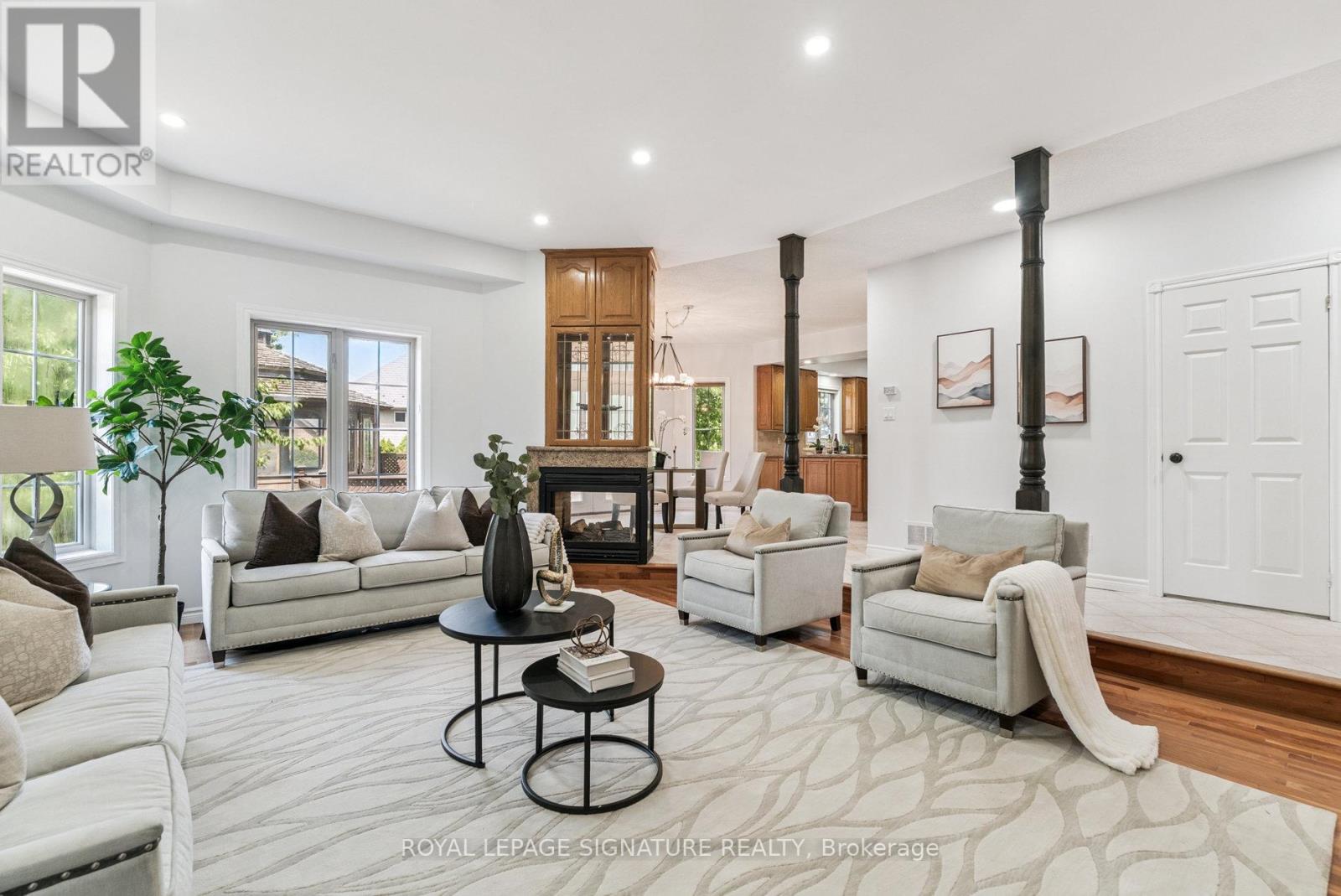 Photo 7 of 12 Mccullough Court, Barrie ON