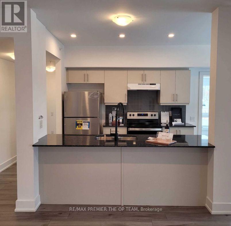 Photo 8 of 218 4 Spice Way, Barrie ON
