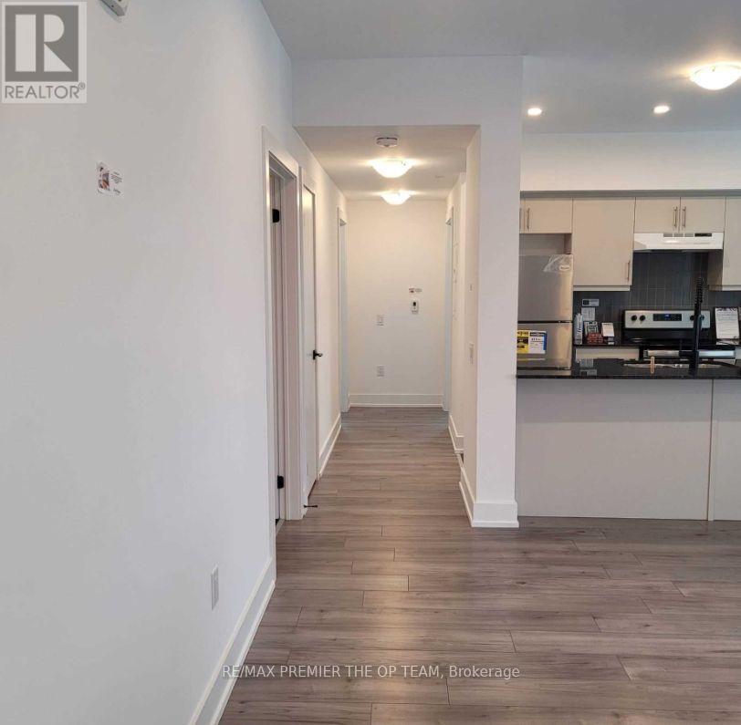 Photo 9 of 218 4 Spice Way, Barrie ON