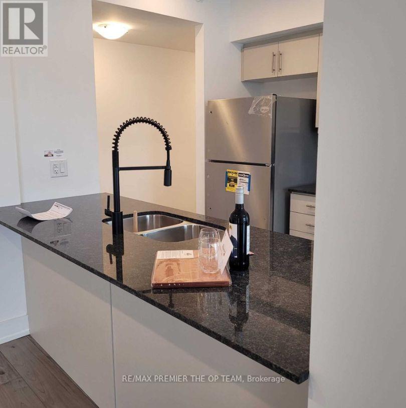 Photo 7 of 218 4 Spice Way, Barrie ON