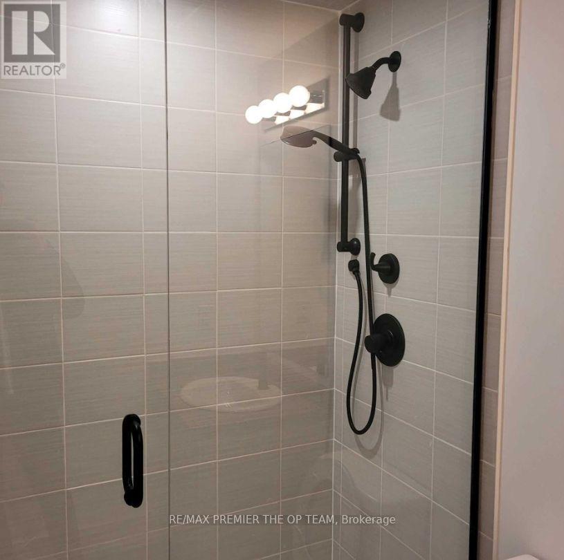 Photo 10 of 218 4 Spice Way, Barrie ON