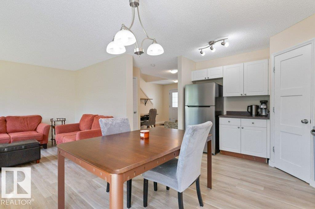Photo 11 of 9 450 Hyndman Cr Nw, Edmonton AB