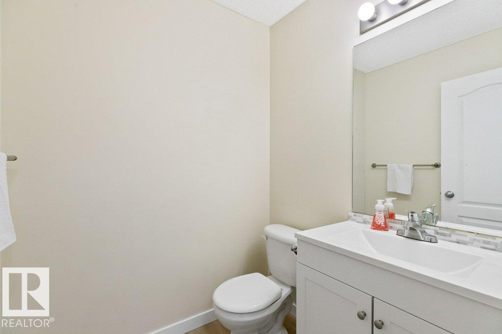 Photo 15 of 9 450 Hyndman Cr Nw, Edmonton AB