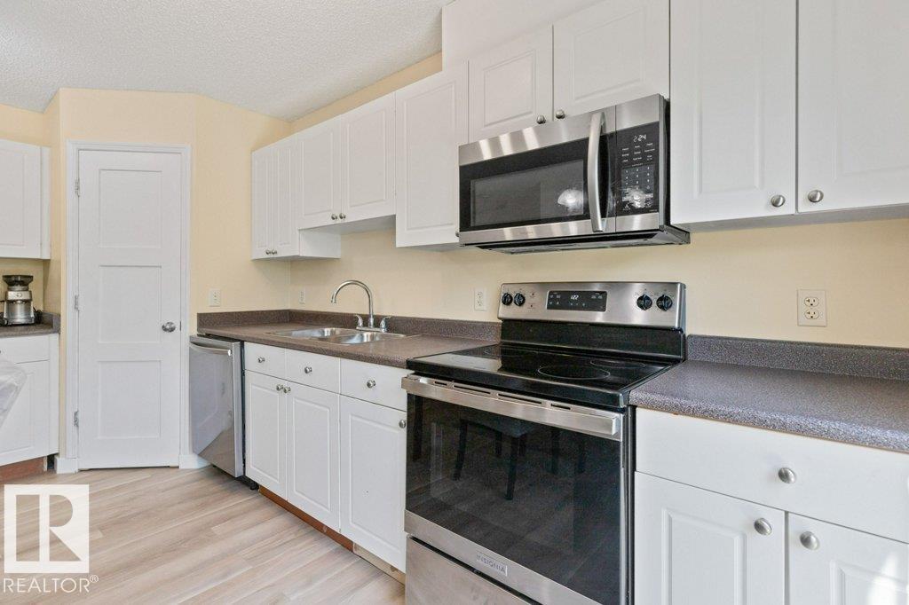Photo 10 of 9 450 Hyndman Cr Nw, Edmonton AB