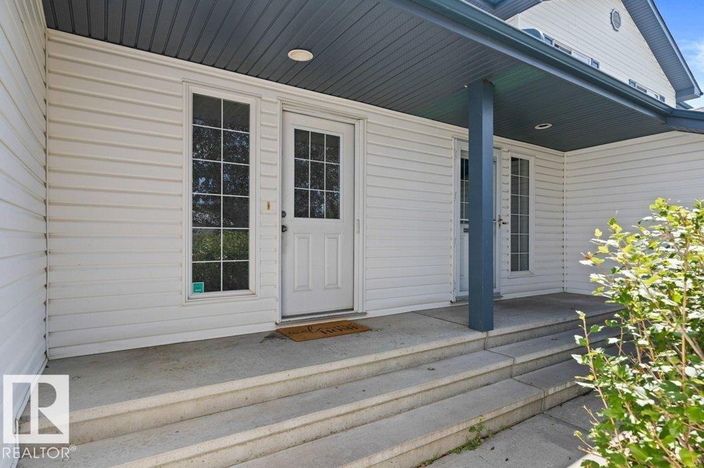Photo 4 of 9 450 Hyndman Cr Nw, Edmonton AB