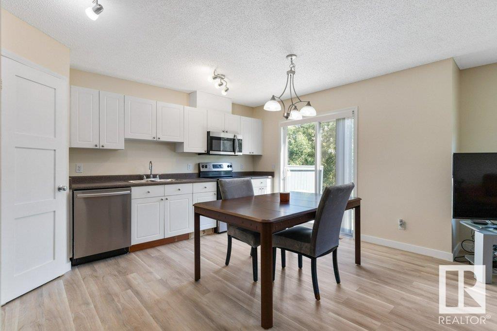 Photo 7 of 9 450 Hyndman Cr Nw, Edmonton AB