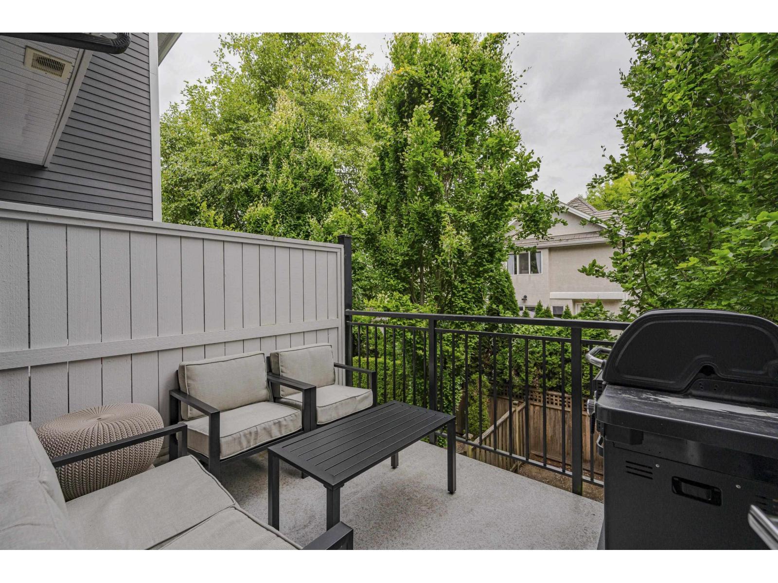 Photo 15 of 18 3303 Rosemary Heights Crescent, Surrey BC