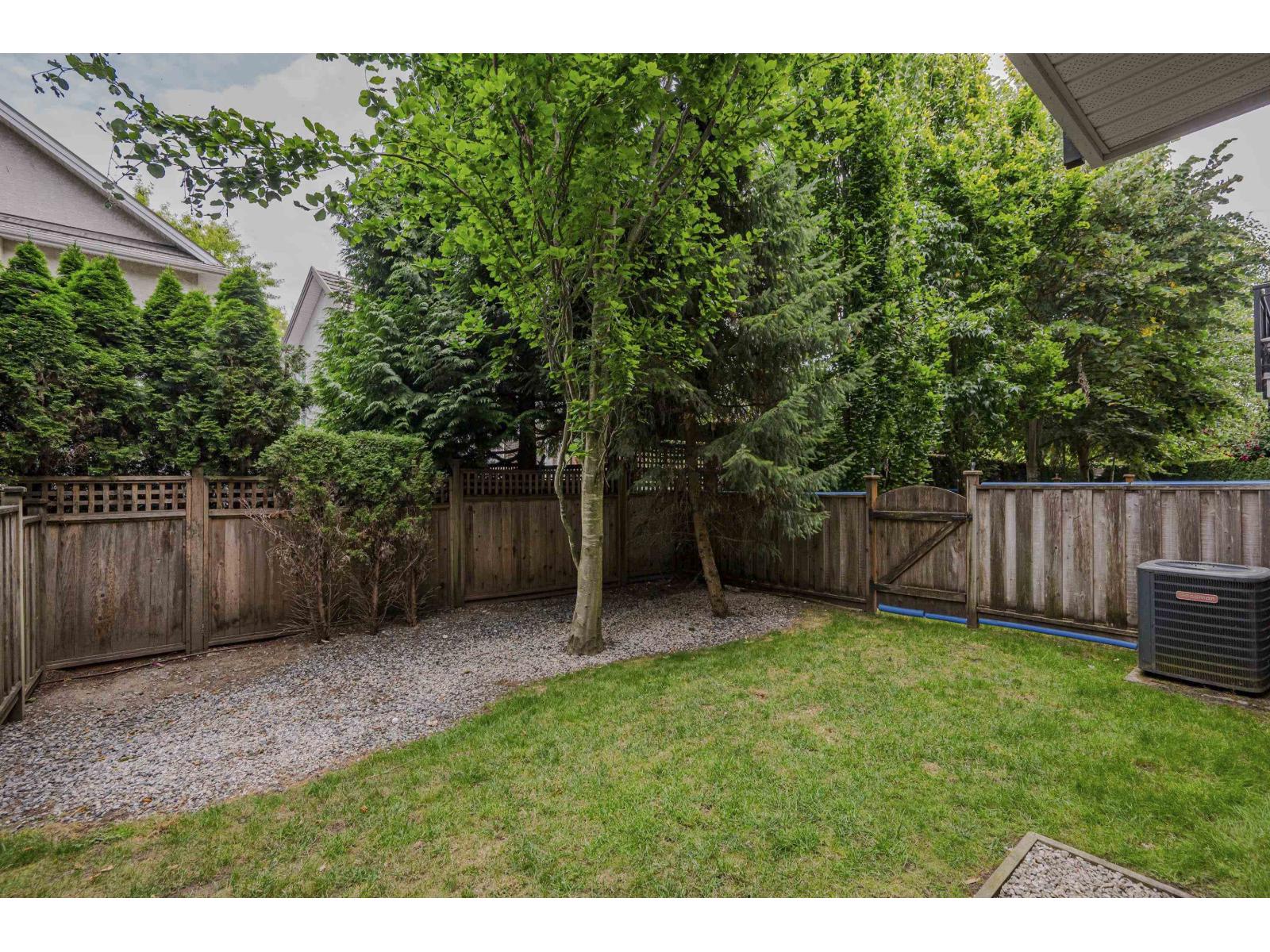 Photo 33 of 18 3303 Rosemary Heights Crescent, Surrey BC