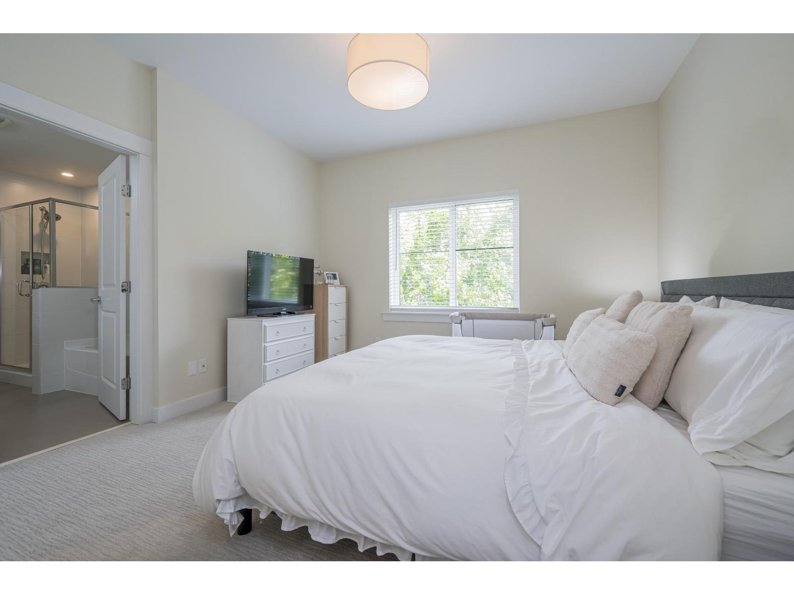 Photo 19 of 18 3303 Rosemary Heights Crescent, Surrey BC