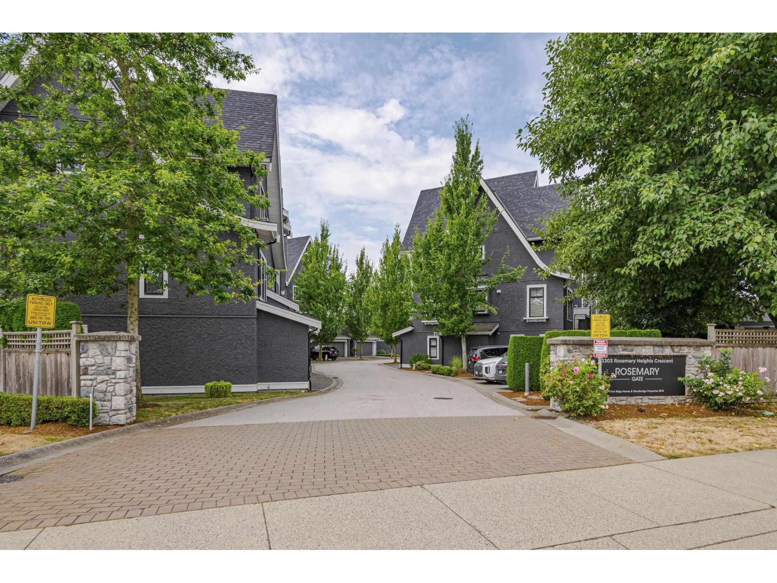 Photo 2 of 18 3303 Rosemary Heights Crescent, Surrey BC