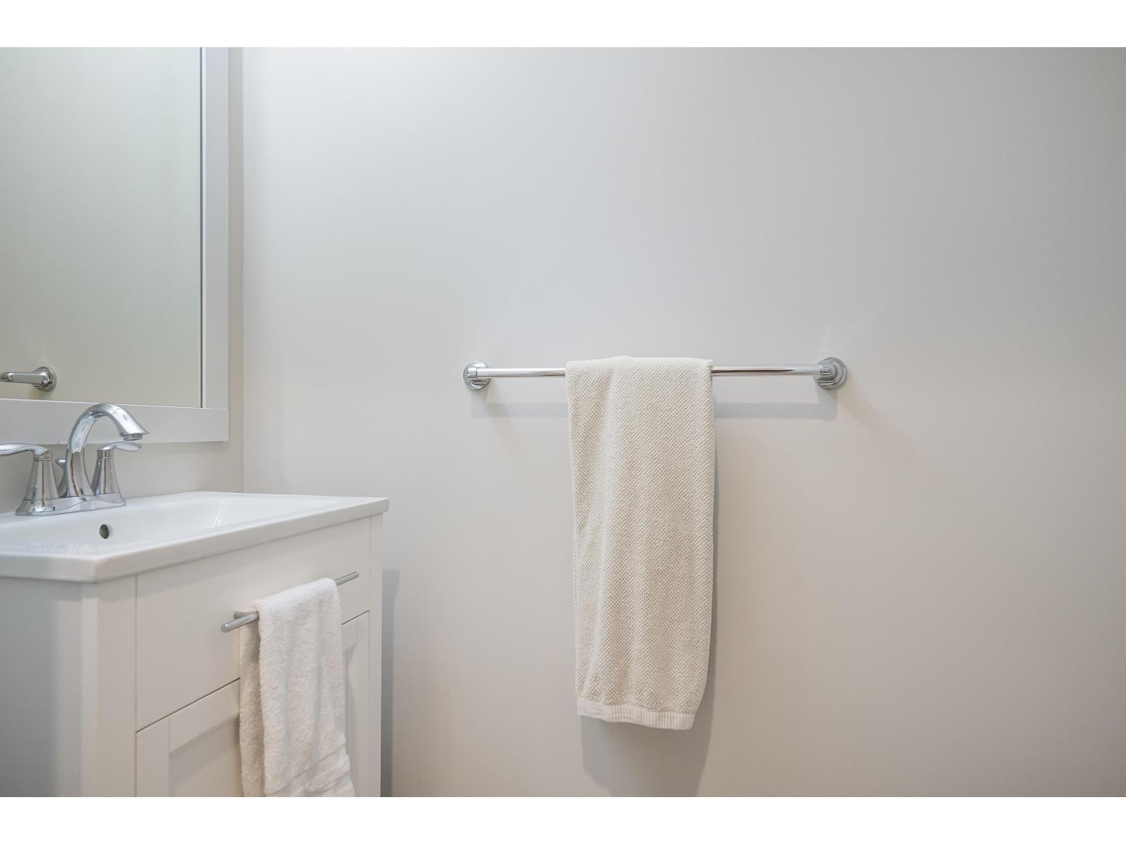 Photo 14 of 18 3303 Rosemary Heights Crescent, Surrey BC
