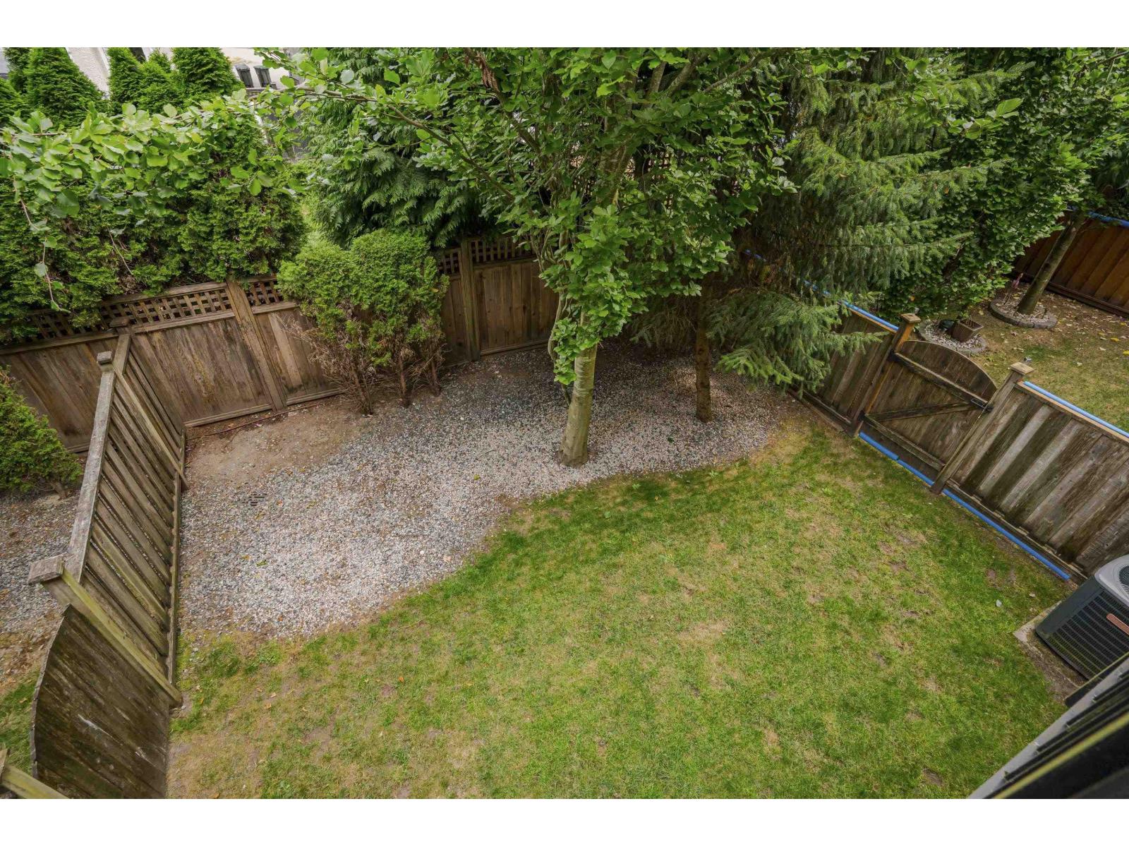 Photo 17 of 18 3303 Rosemary Heights Crescent, Surrey BC
