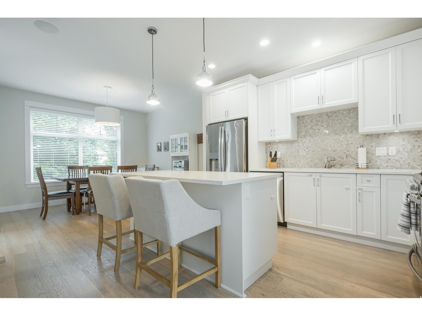 Photo 6 of 18 3303 Rosemary Heights Crescent, Surrey BC