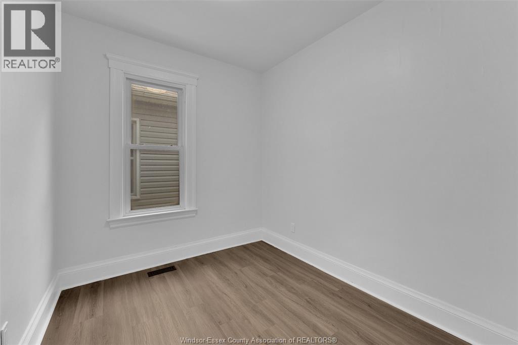 Photo 11 of 505 Mckay, Windsor ON