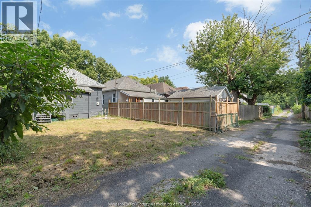 Photo 16 of 505 Mckay, Windsor ON