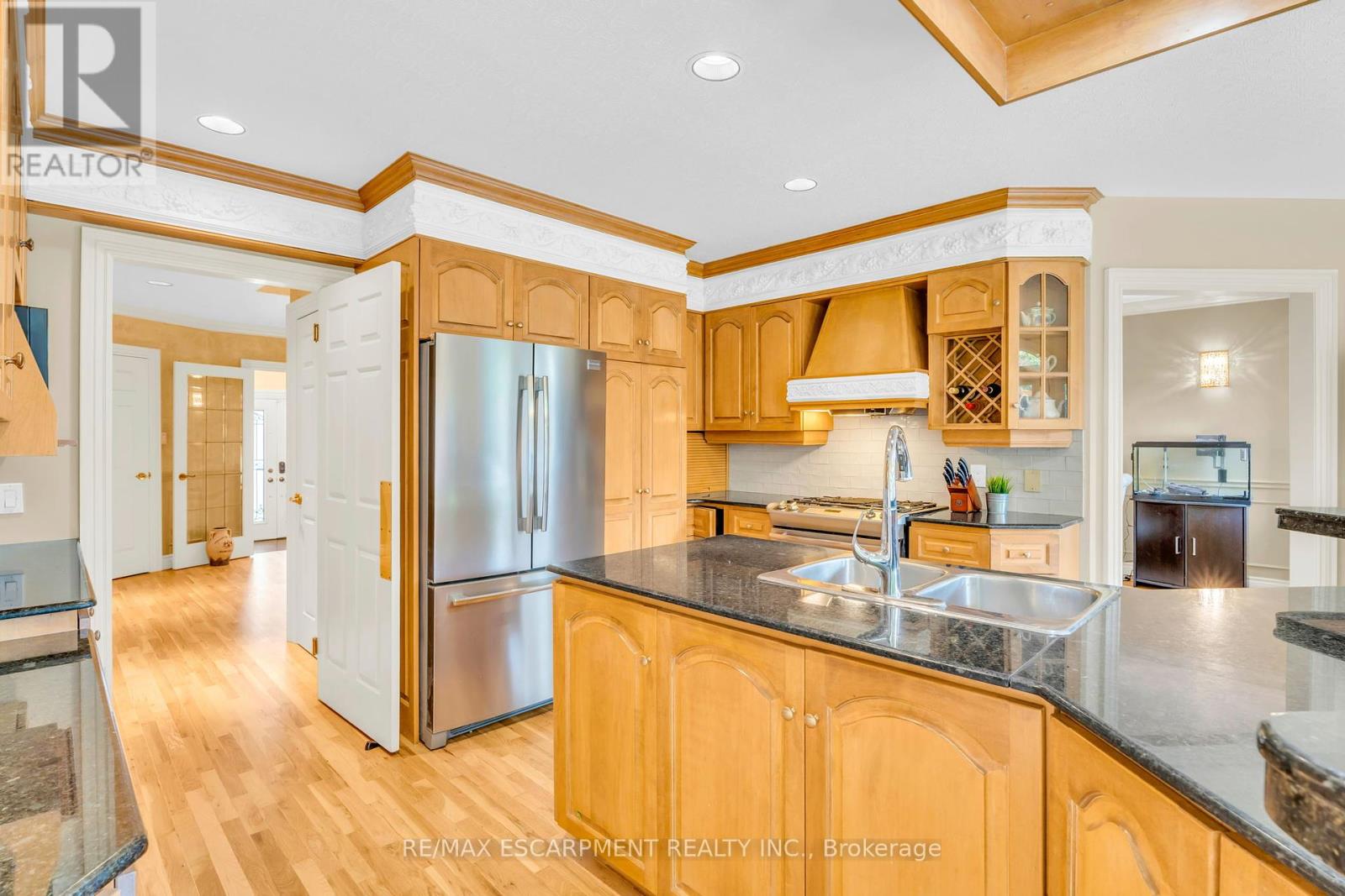 Photo 14 of 484 Bush Drive, Hamilton ON