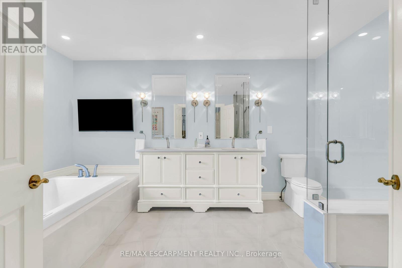 Photo 23 of 484 Bush Drive, Hamilton ON