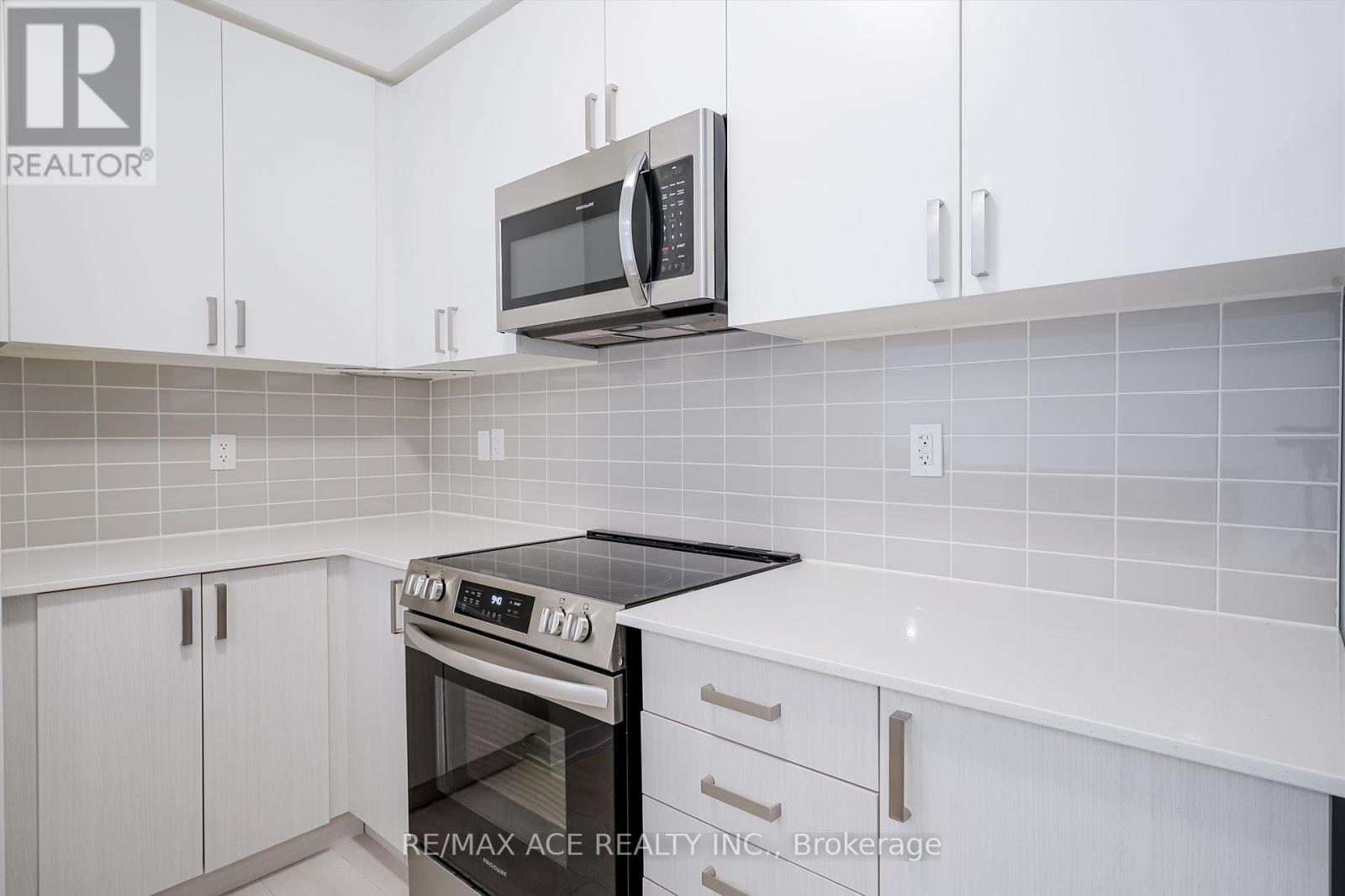 Photo 2 of 1501 1865 Pickering Parkway, Pickering ON