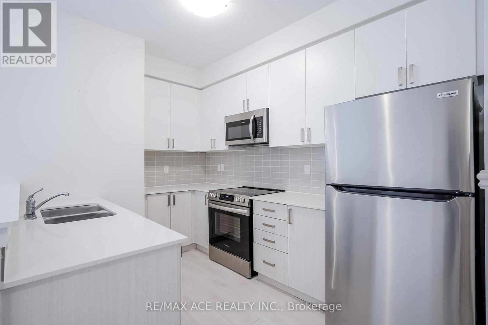 Photo 21 of 1501 1865 Pickering Parkway, Pickering ON