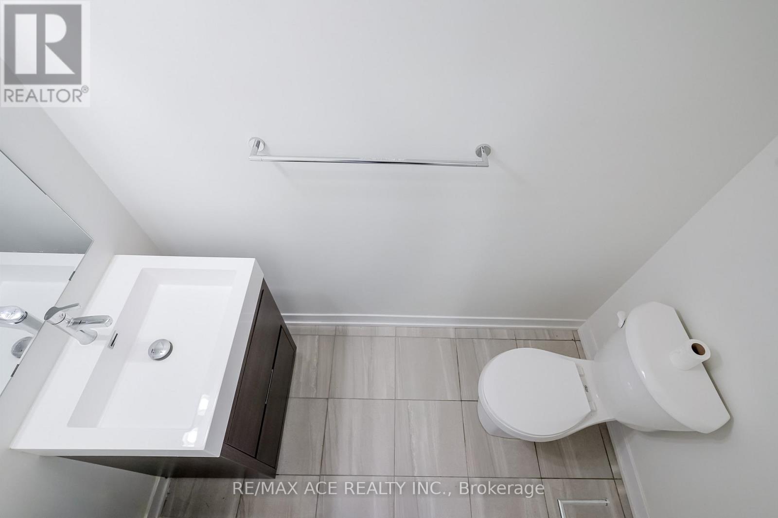 Photo 5 of 1501 1865 Pickering Parkway, Pickering ON