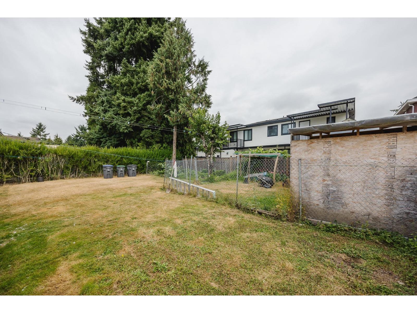 Photo 13 of 9298 Cinnamon Drive, Surrey BC