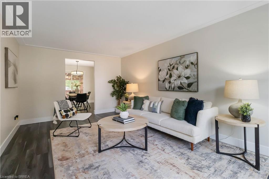 Photo 10 of 52 Debby Crescent, Brantford ON