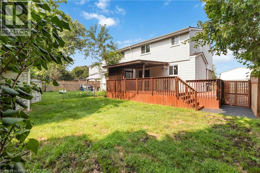 Photo 36 of 52 Debby Crescent, Brantford ON