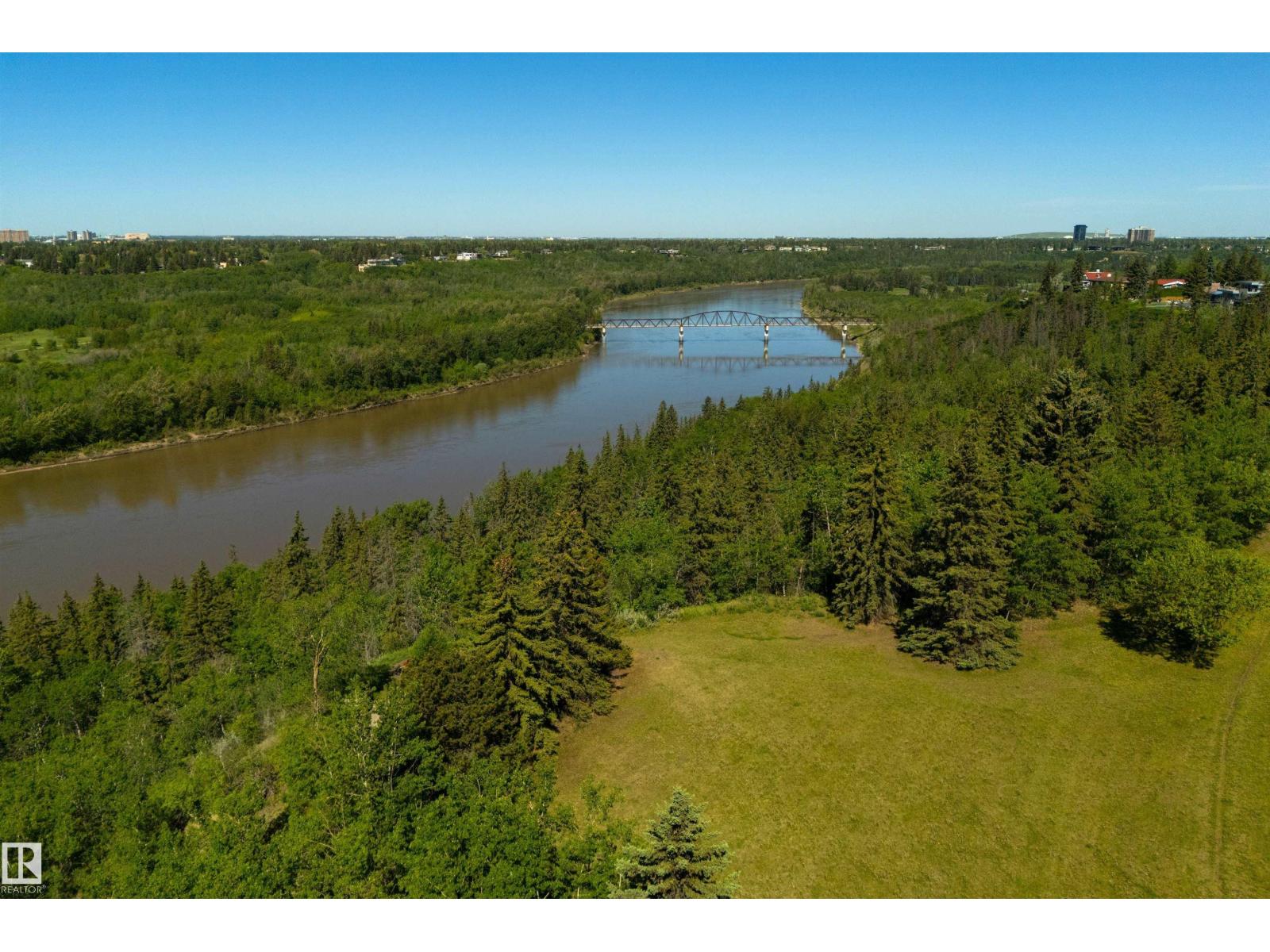 Photo 13 of 8307 Saskatchewan Dr Nw, Edmonton AB