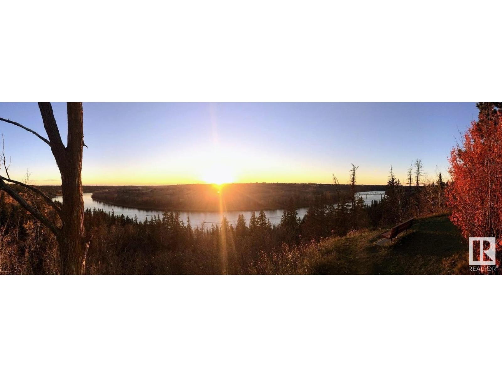 Photo 18 of 8307 Saskatchewan Dr Nw, Edmonton AB