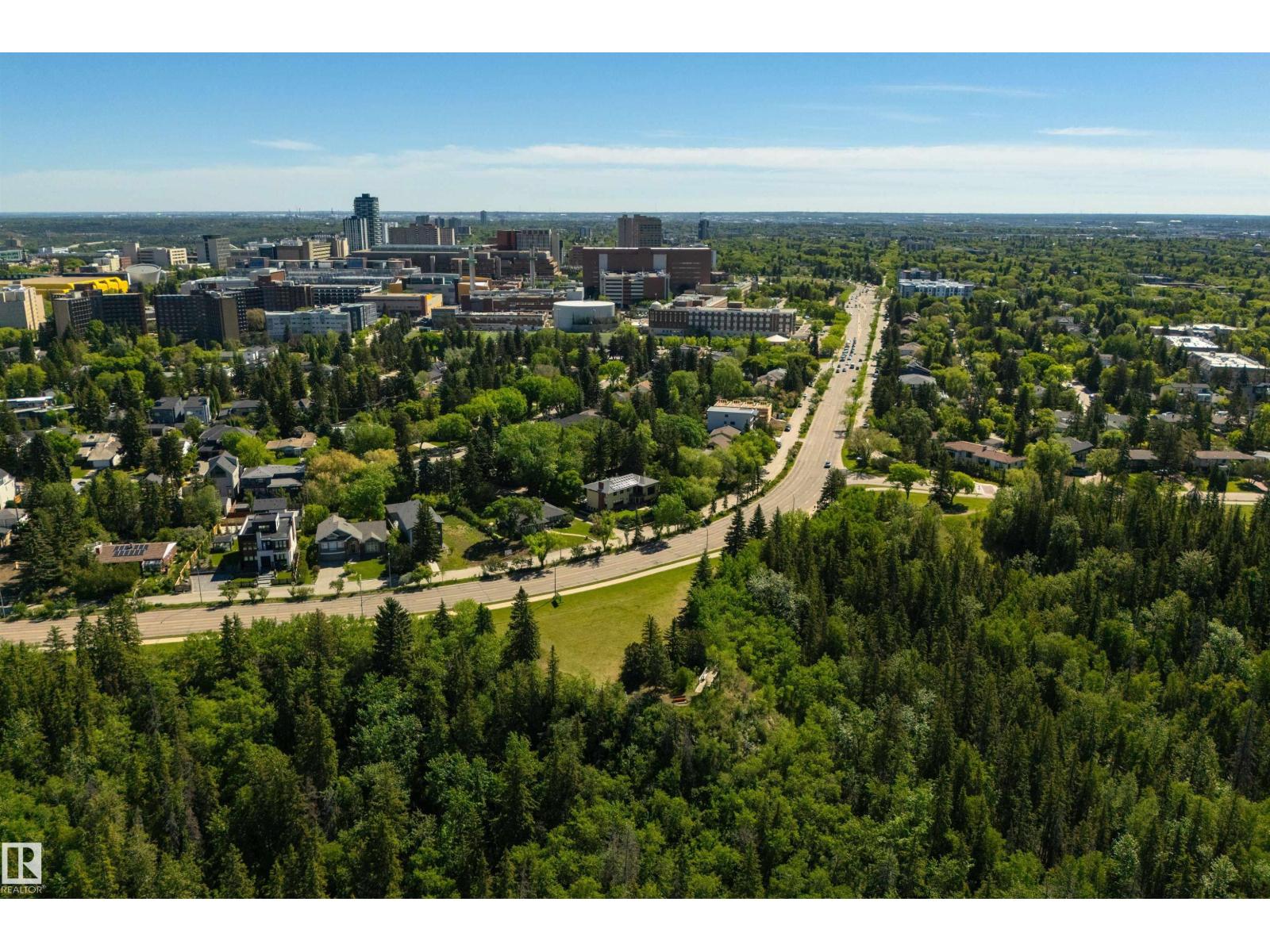 Photo 22 of 8307 Saskatchewan Dr Nw, Edmonton AB
