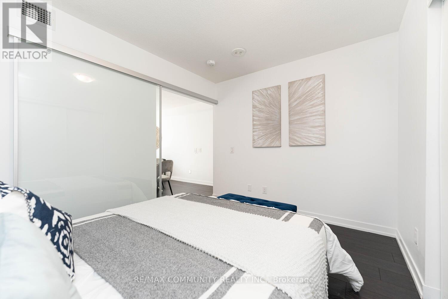 Photo 17 of 501 219 Dundas Street E, Toronto ON