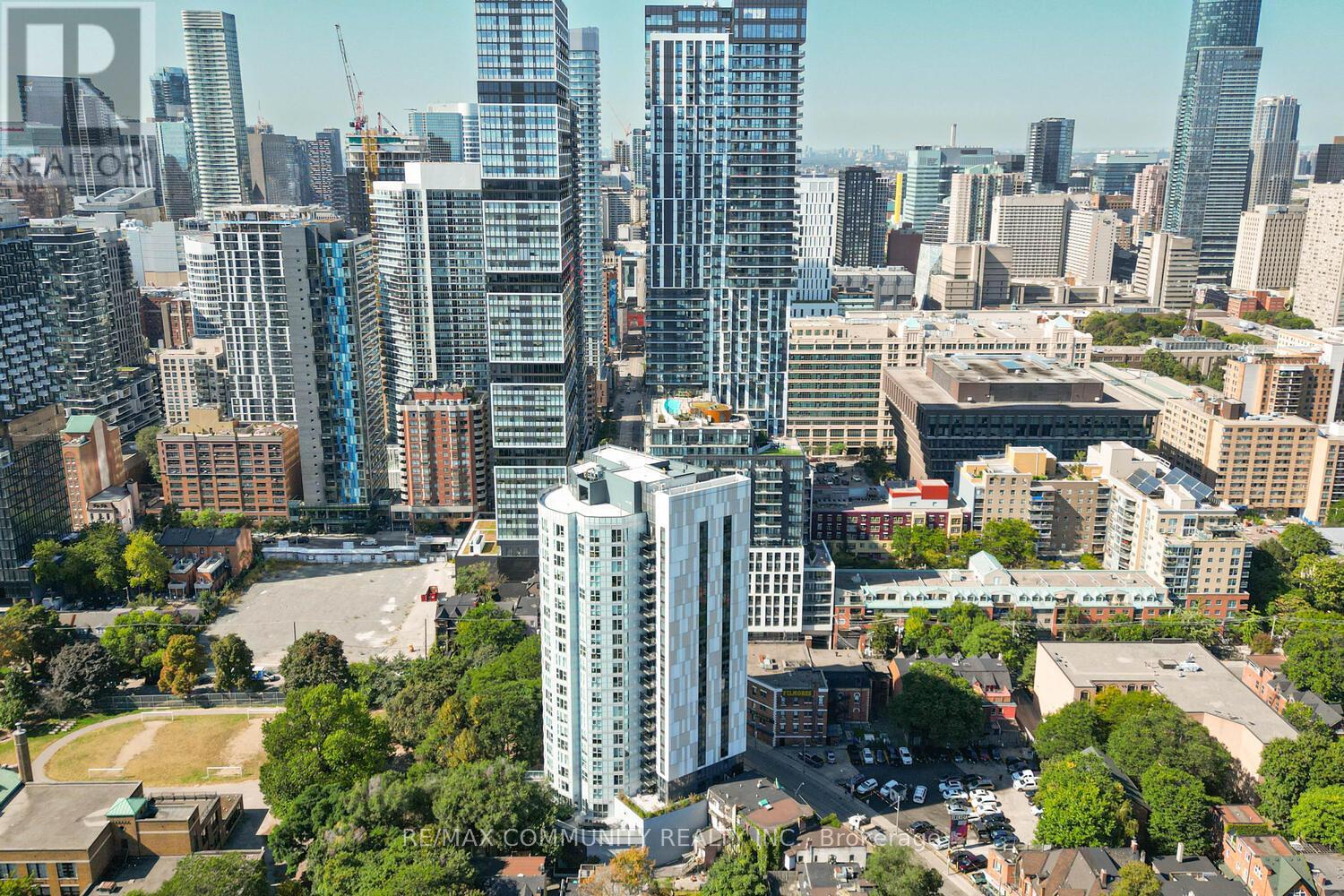 Photo 3 of 501 219 Dundas Street E, Toronto ON