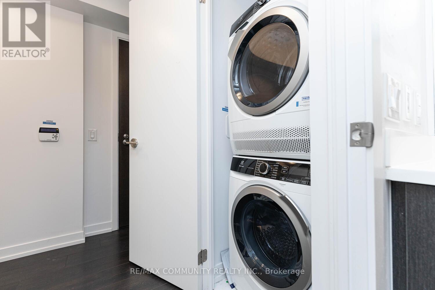 Photo 18 of 501 219 Dundas Street E, Toronto ON