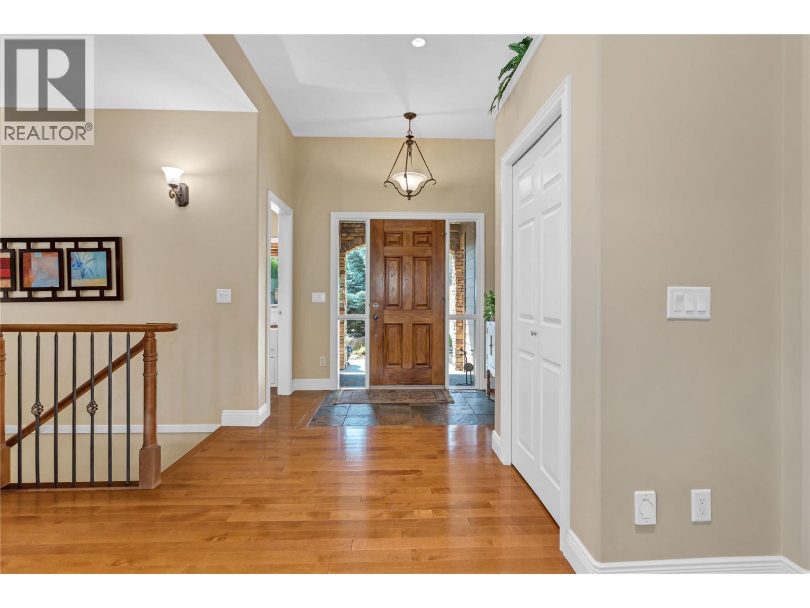  1108 ARBOR VIEW Drive, Kelowna