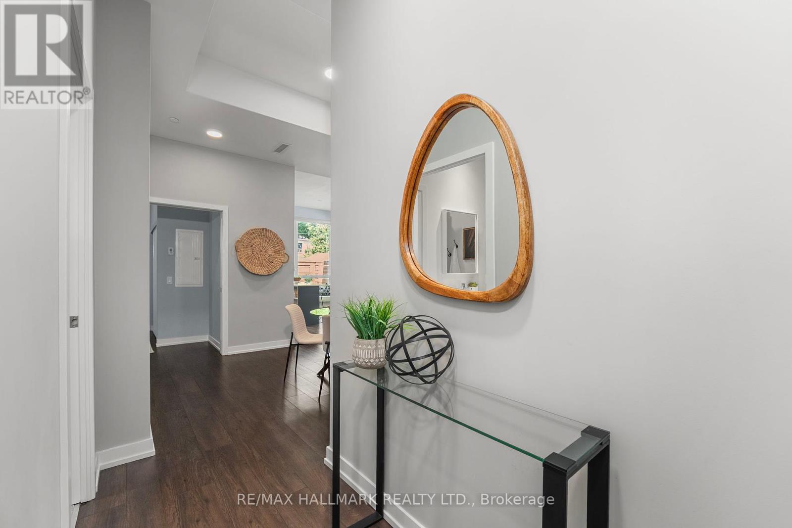 Photo 4 of 124 150 Logan Avenue, Toronto ON