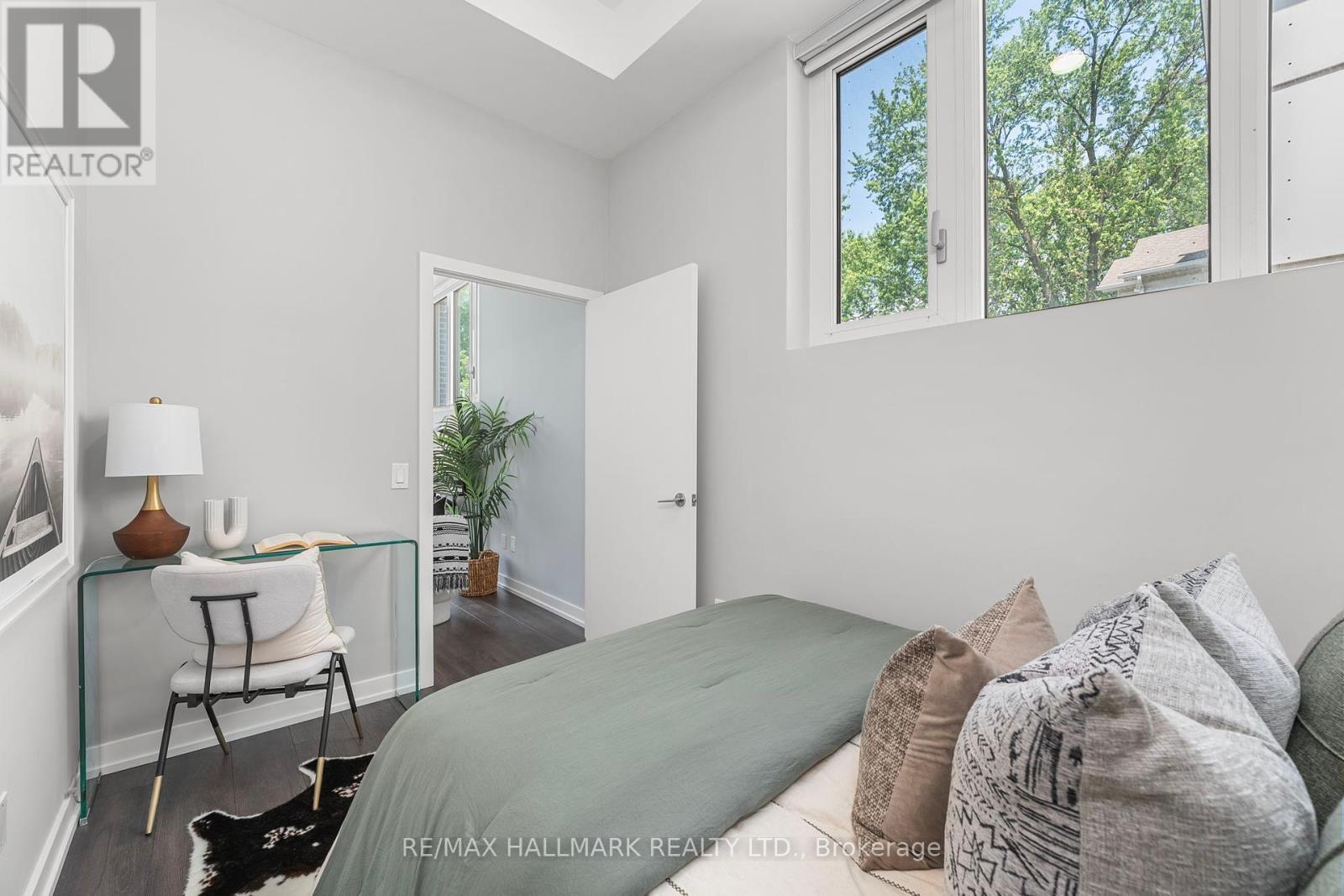 Photo 8 of 124 150 Logan Avenue, Toronto ON