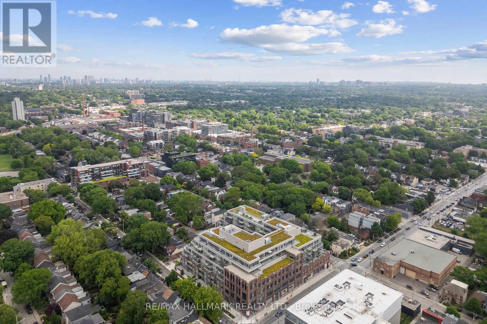 Photo 13 of 124 150 Logan Avenue, Toronto ON