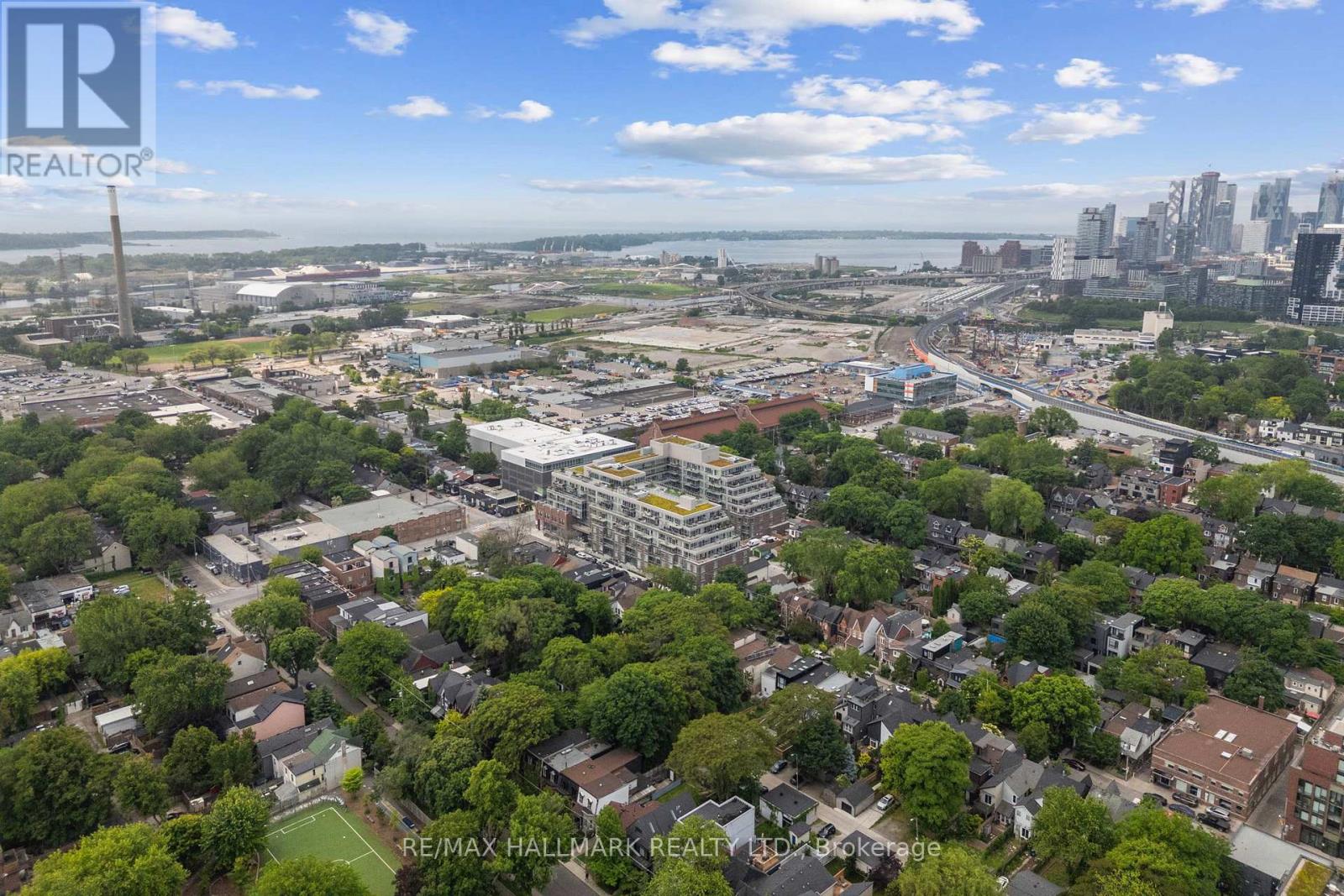Photo 19 of 124 150 Logan Avenue, Toronto ON