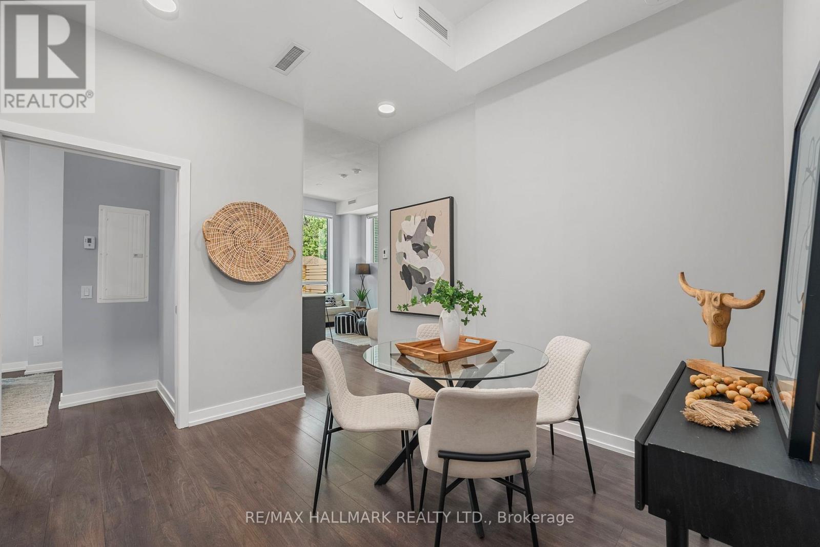 Photo 11 of 124 150 Logan Avenue, Toronto ON