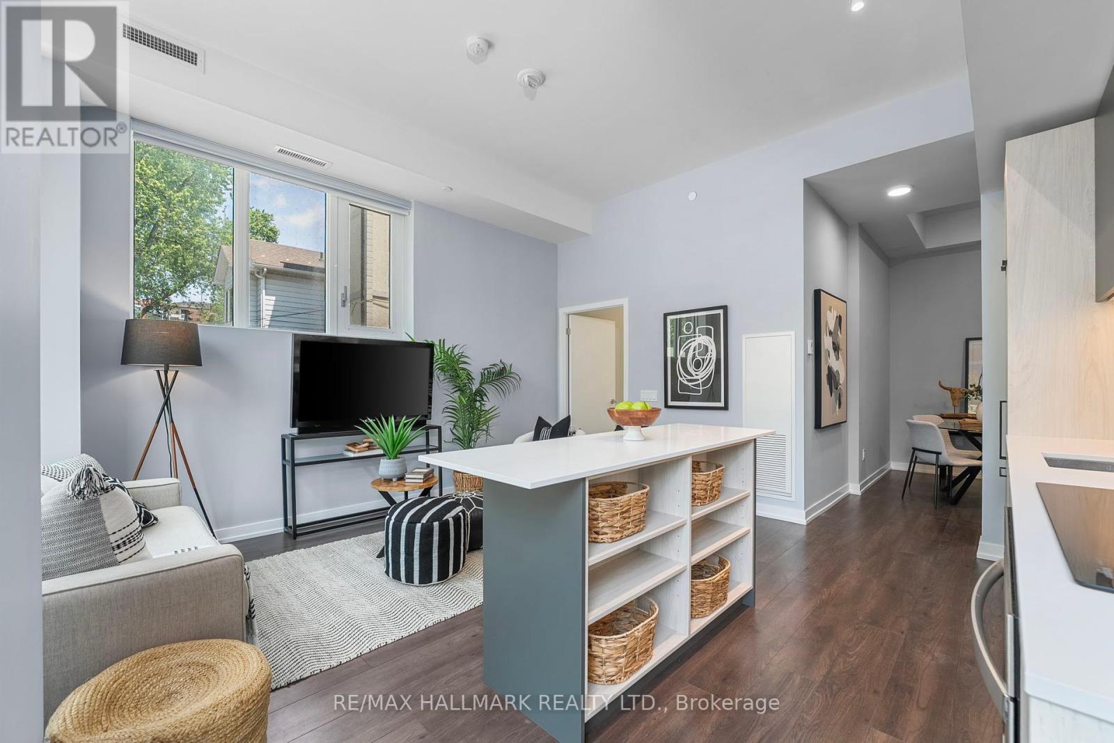 Photo 23 of 124 150 Logan Avenue, Toronto ON