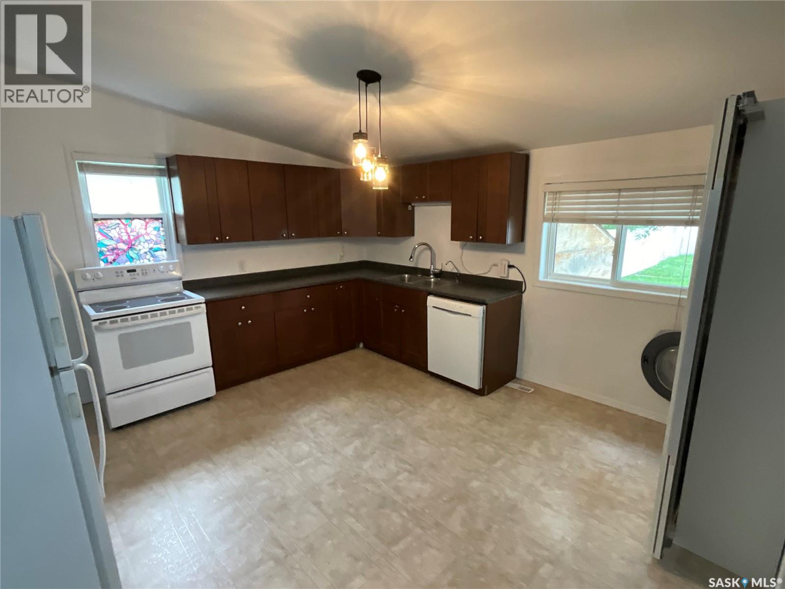 Photo 5 of 1933 Broder Street, Regina SK