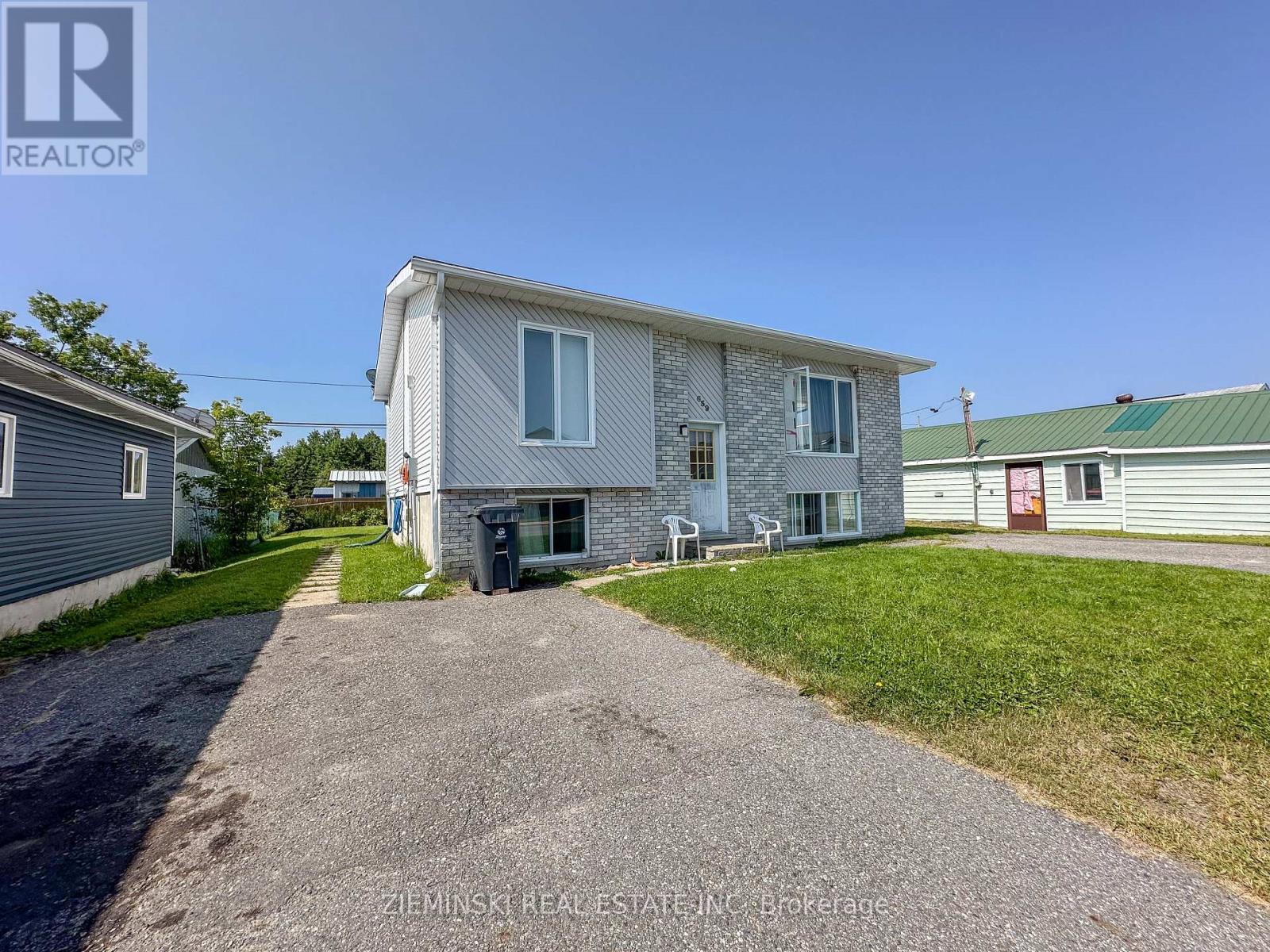 Photo 13 of 659 Victoria Road, Iroquois Falls ON