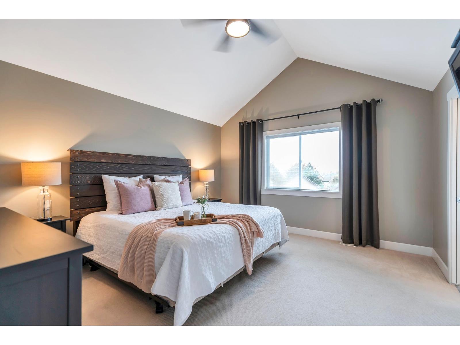 Photo 10 of 21169 79 A Avenue, Langley BC