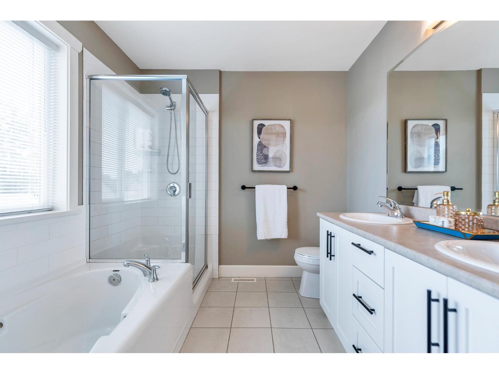 Photo 13 of 21169 79 A Avenue, Langley BC